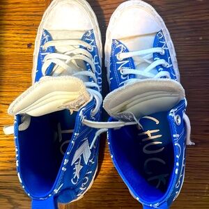 Converse All Stars Chuck Taylor Shoes
Men 7 All over Blue White preowned